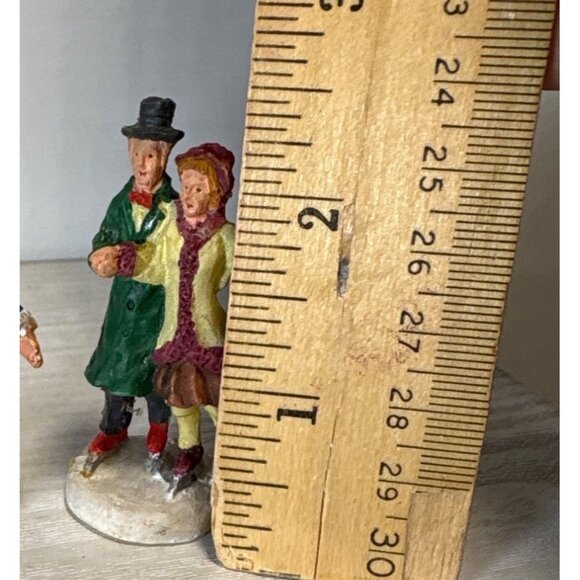 Ice Skating Couple Figurines Christmas Village Set Of 2 Vintage Hand Painted - Picture 6 of 6